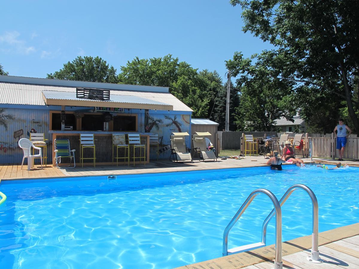 Little Ted'S Cottages Марбълхед Екстериор снимка